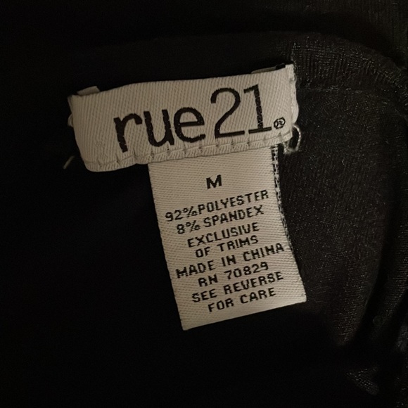 Rue 21, black, Medium fits SMALL - Picture 4 of 4